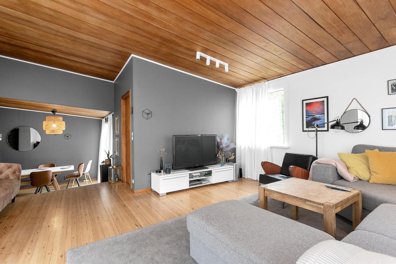 House - Villa With Garden And Hot Tub, 2 Min From Reykjavik Garthabaer Екстер'єр фото