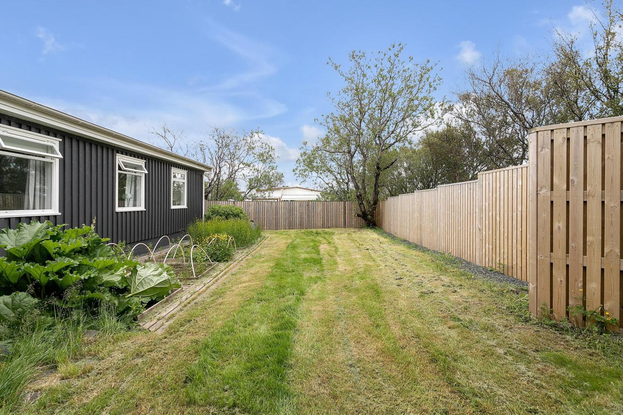 House - Villa With Garden And Hot Tub, 2 Min From Reykjavik Garthabaer Екстер'єр фото