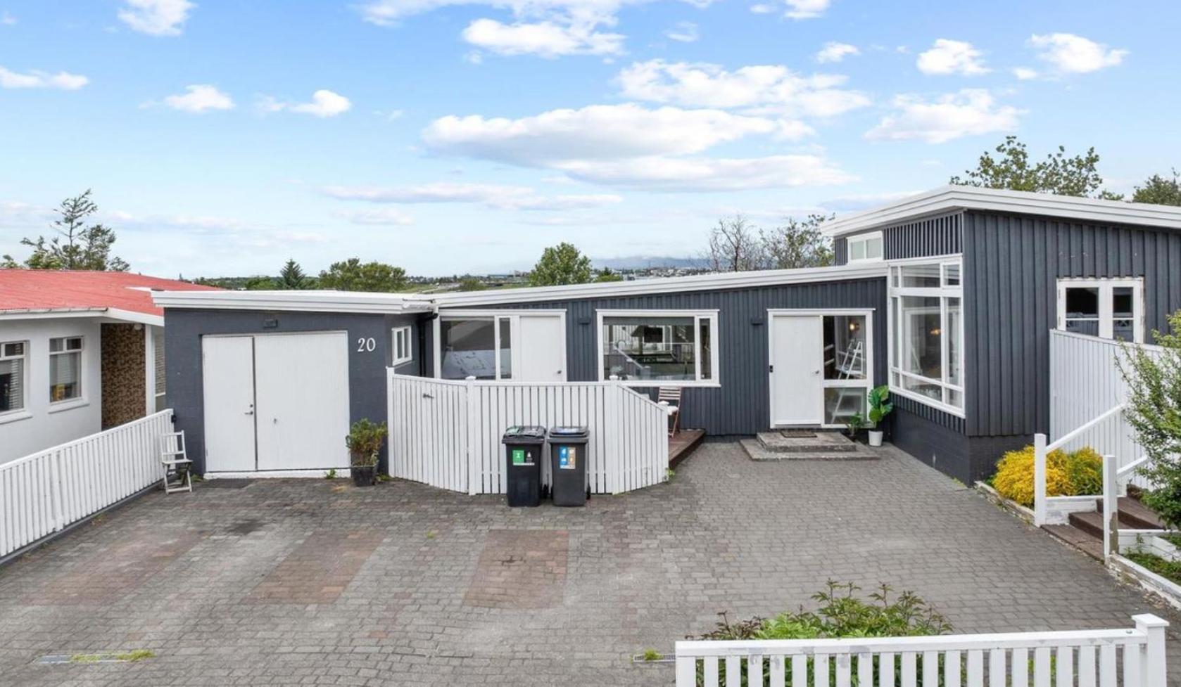 House - Villa With Garden And Hot Tub, 2 Min From Reykjavik Garthabaer Екстер'єр фото