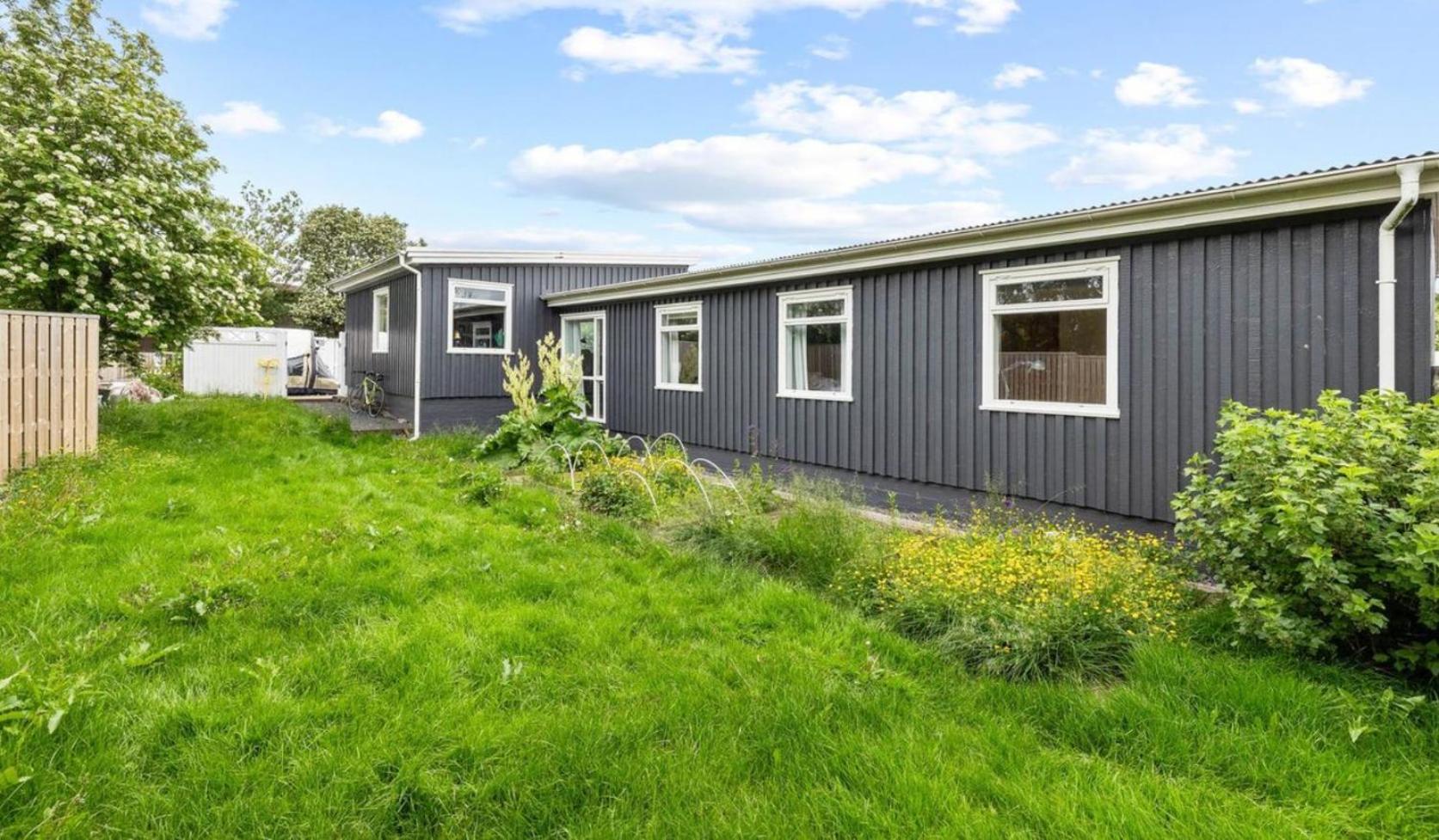 House - Villa With Garden And Hot Tub, 2 Min From Reykjavik Garthabaer Екстер'єр фото